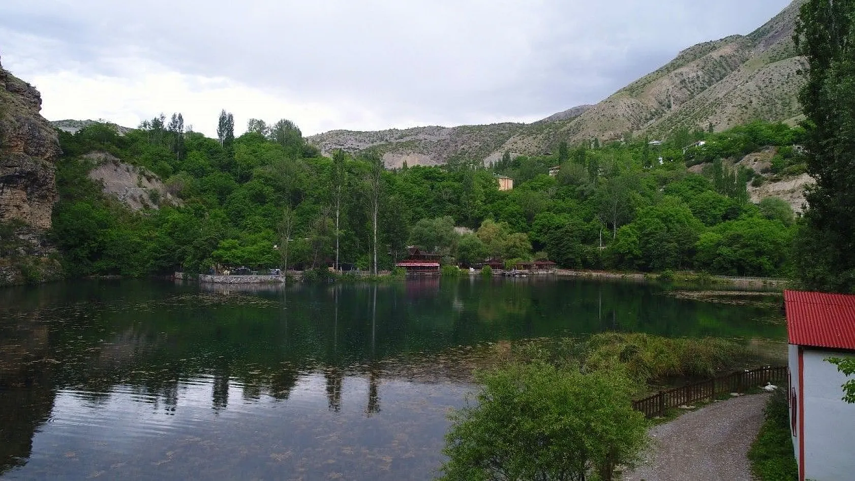 Doğa harikası 'Yedigöller' eşsiz manzarasıyla göz kamaştırıyor