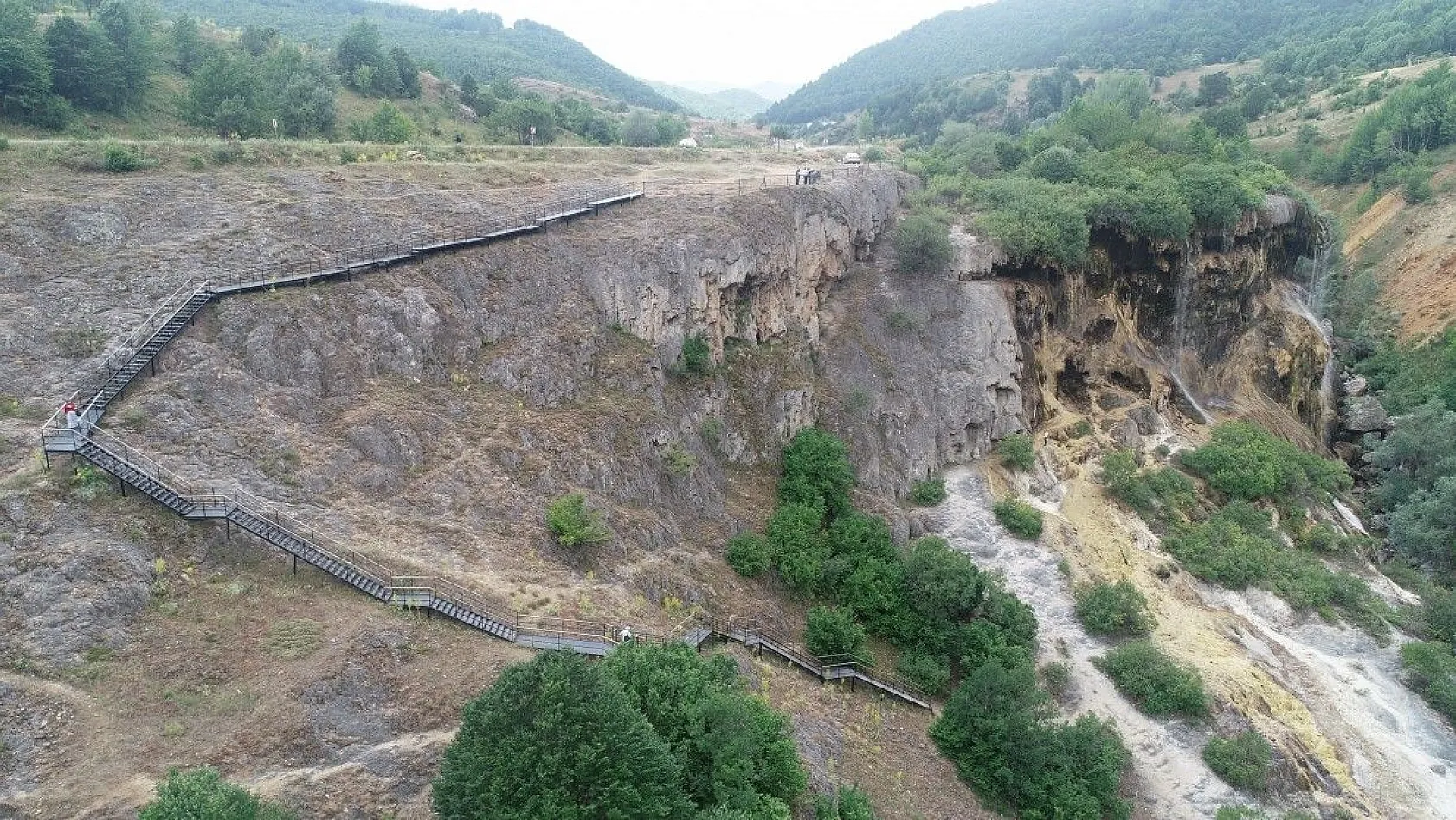 Dipsizgöl Şelalesi'nde eşsiz güzellik