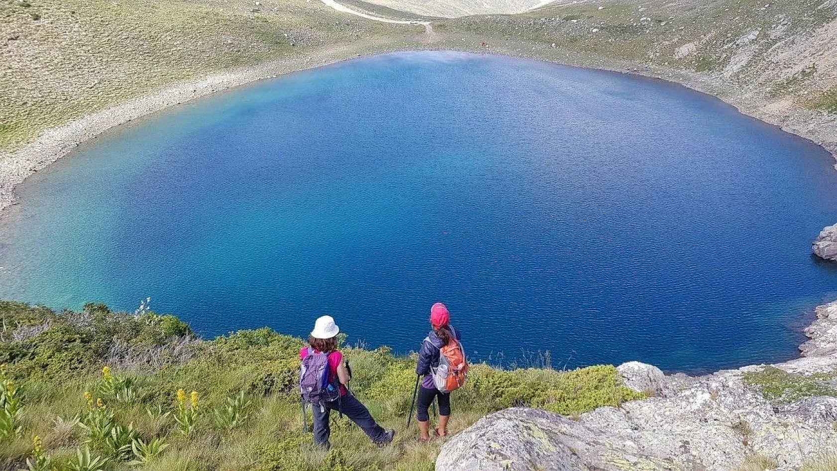 Uludağ'ın göl ve şelaleleri hayran bırakıyor
