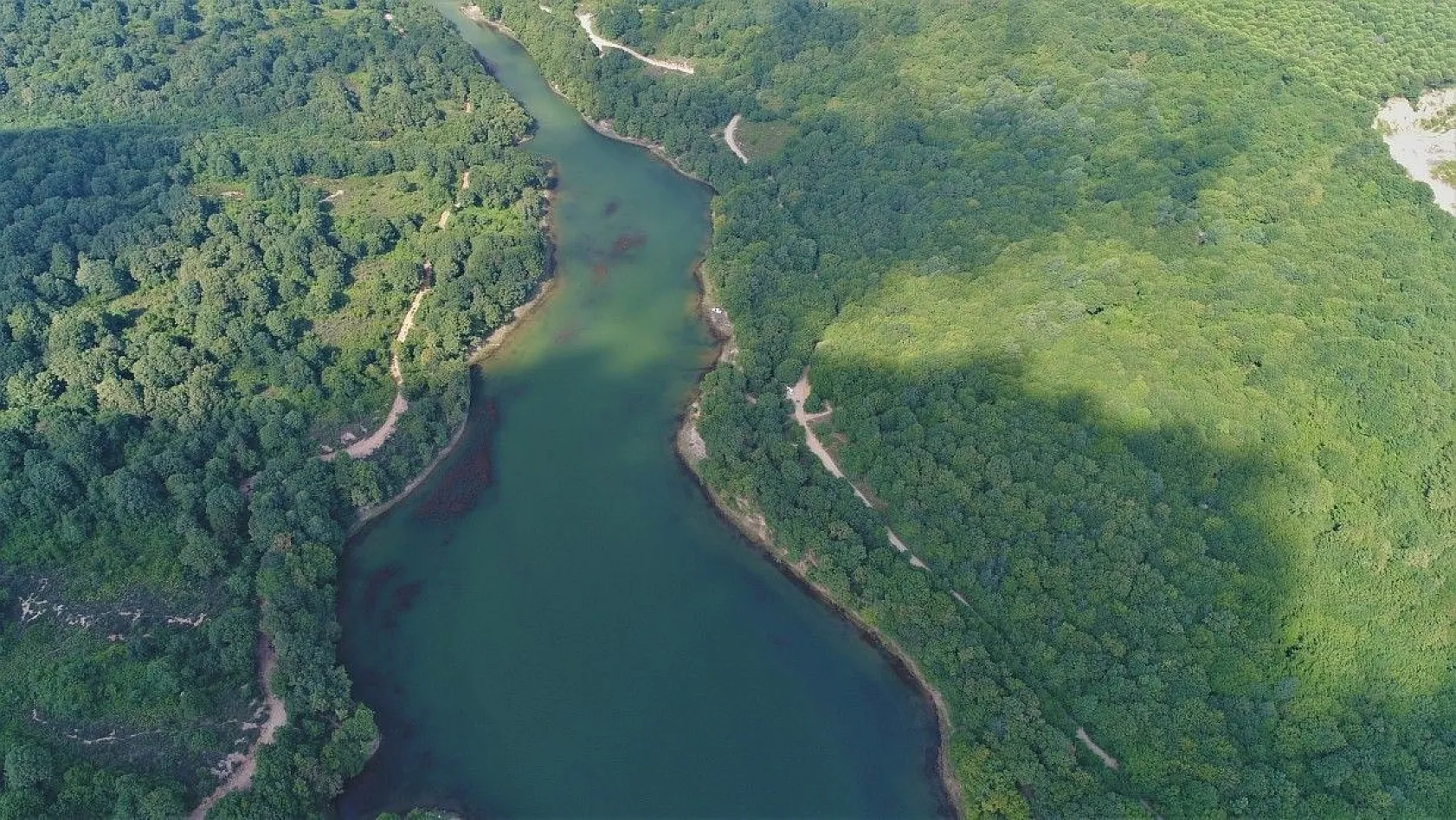 Göktürk Gölet'i manzarası ile kendine hayran bırakıyor