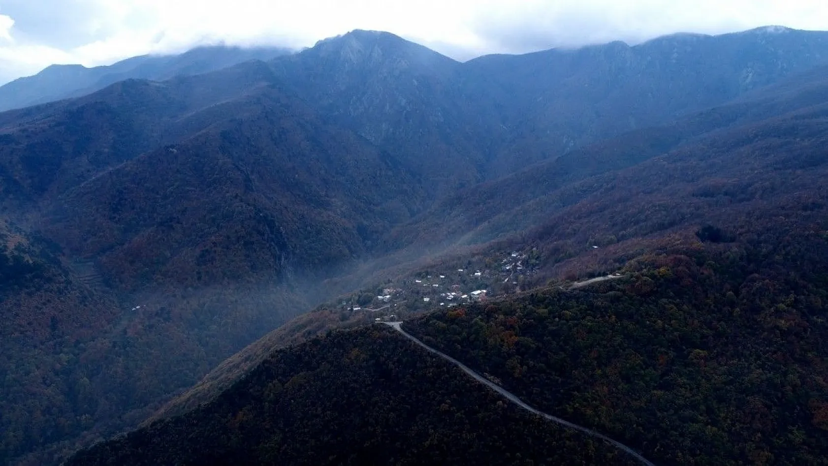 Uludağ'ın eteklerindeki Zeyniler'de sonbahar