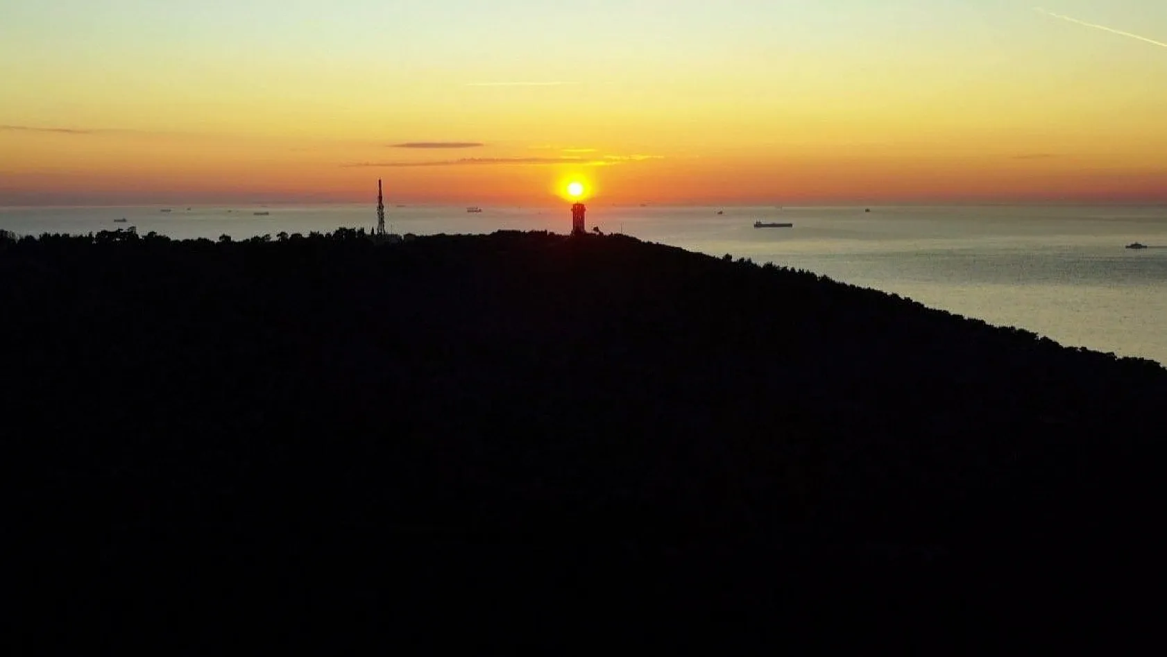 Adalar'da gün batımı hayran bıraktı