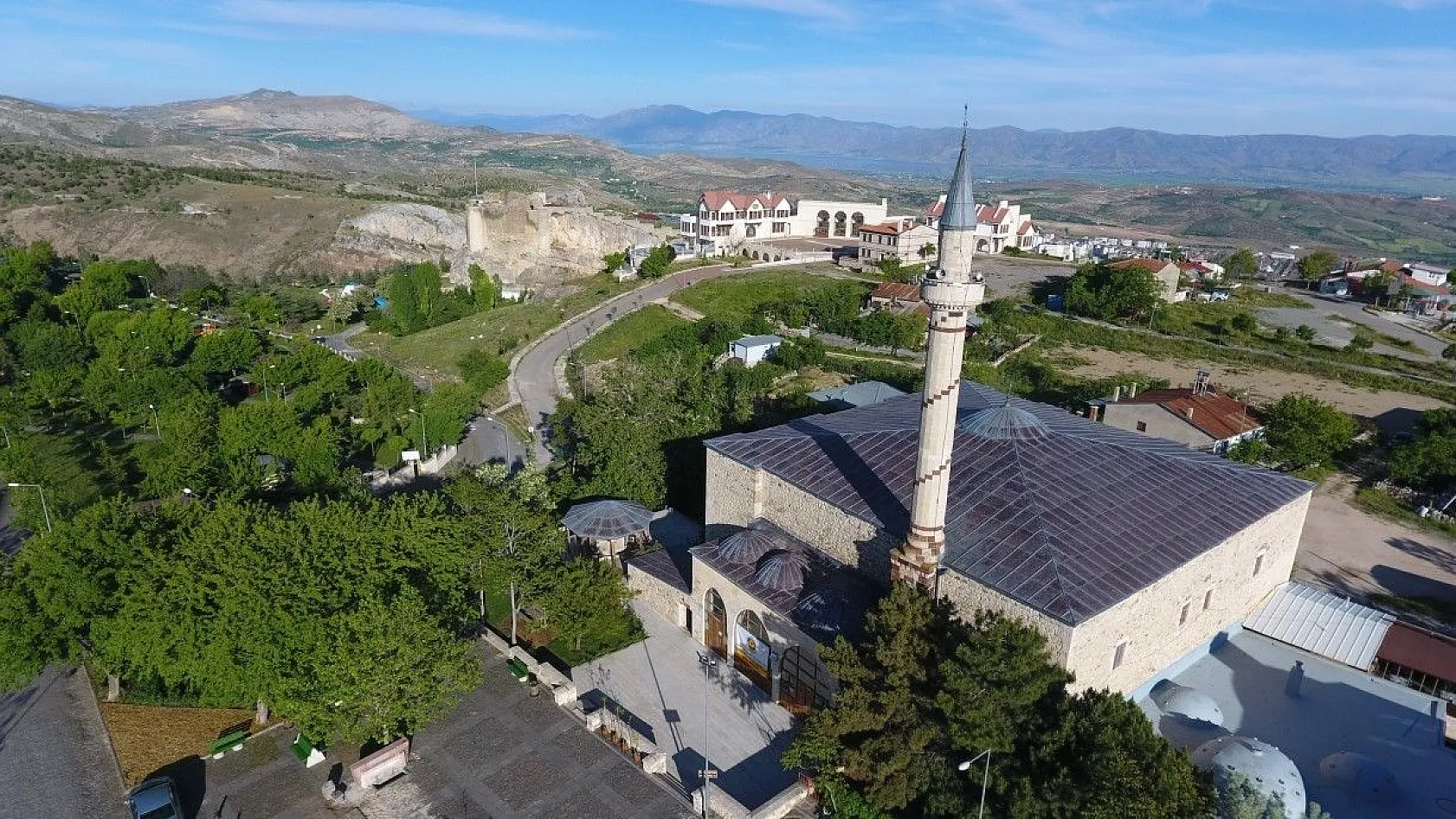 Son zamanlarda çekilen kartpostallık muhteşem Elazığ fotoğrafları...