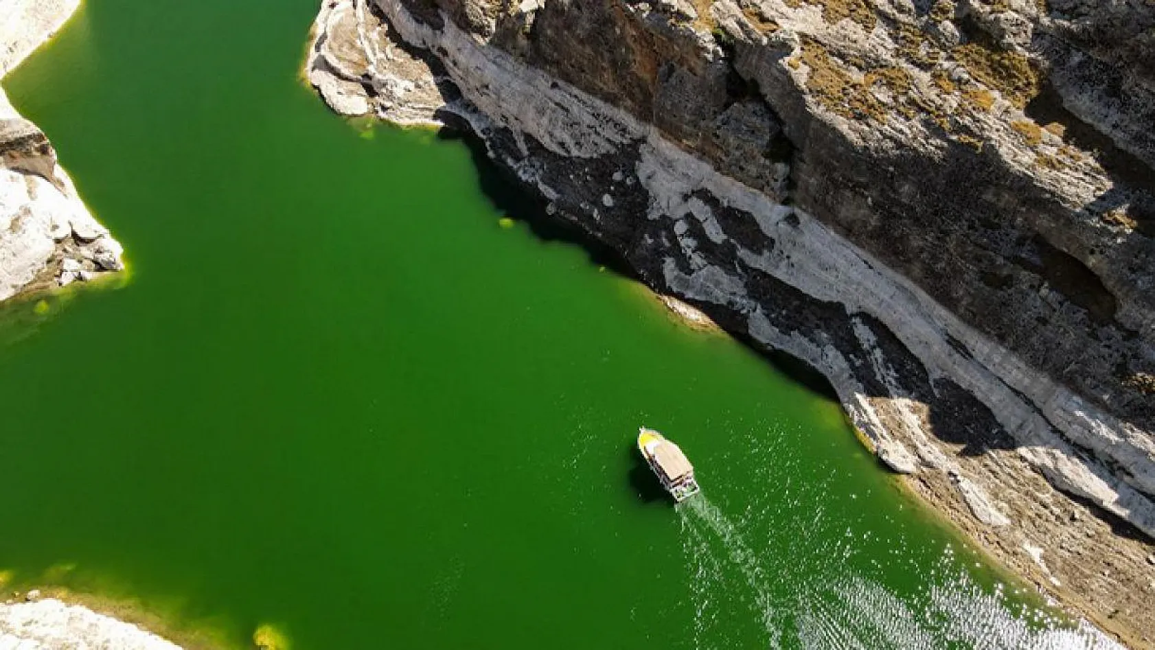 Elazığlı öğretmenin çektiği görüntüler hayranlık uyandırdı