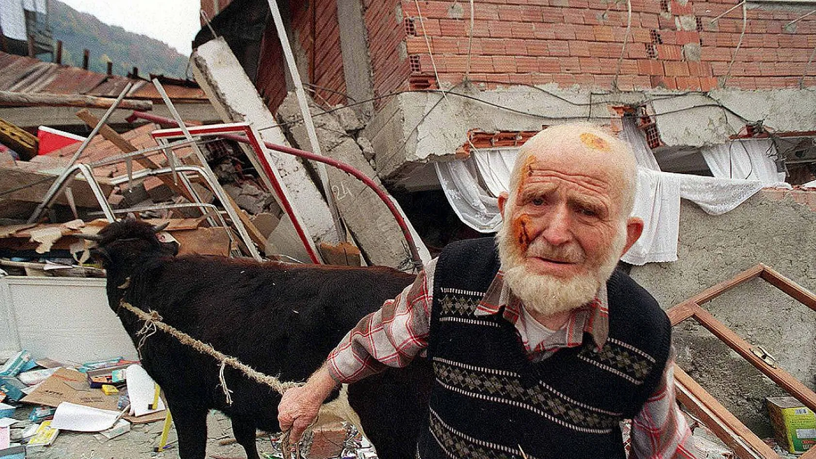 Düzce depreminin üzerinden 22 yıl geçti!