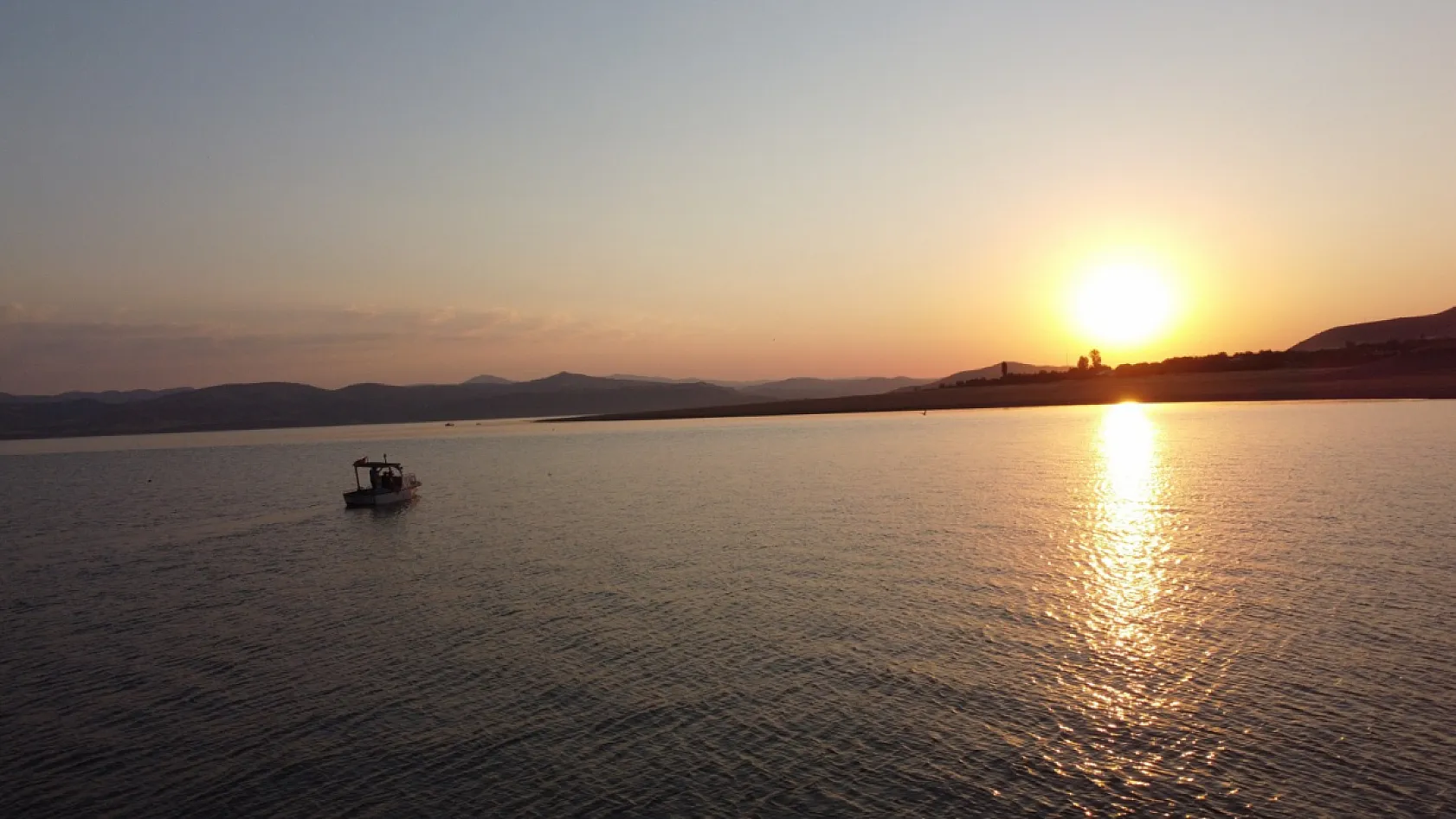 Keban Barajı Gölü'den muhteşem görüntüler