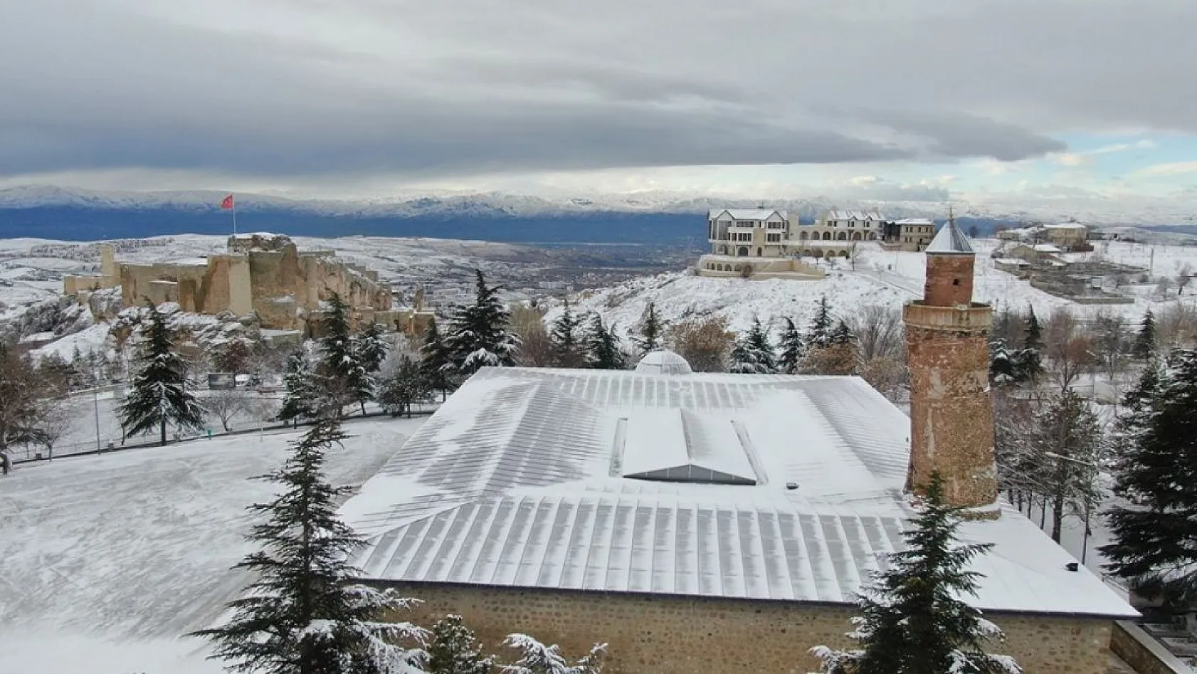 3 büyük deprem gördü! Tek taş bile düşmedi