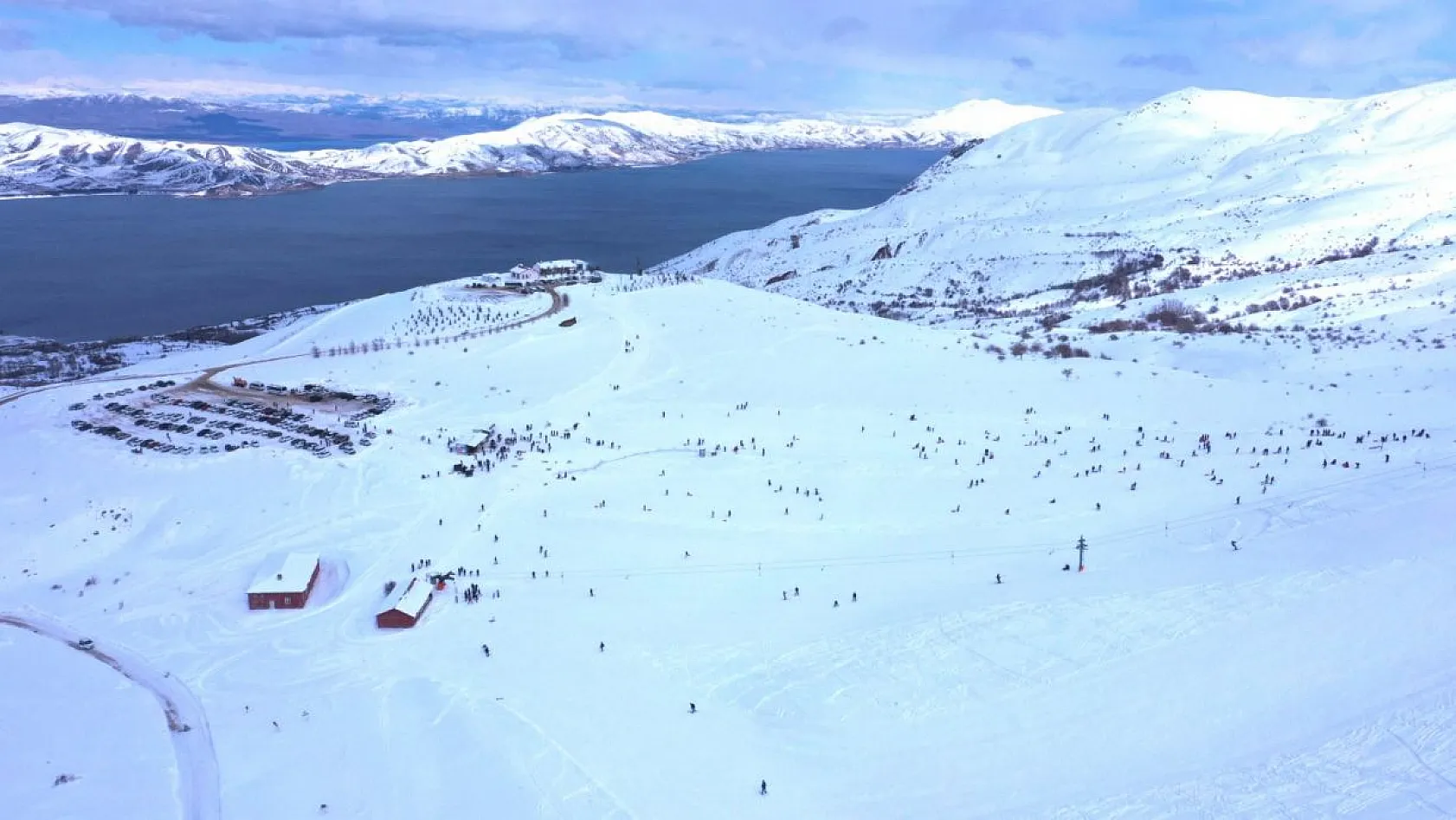 Kış turizminin gözdesi: Hazarbaba Kayak Merkezi