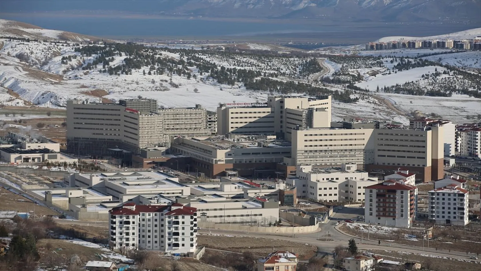 Elazığ Şehir Hastanesi depremler sonrasında hizmetini kesintisiz sürdürdü