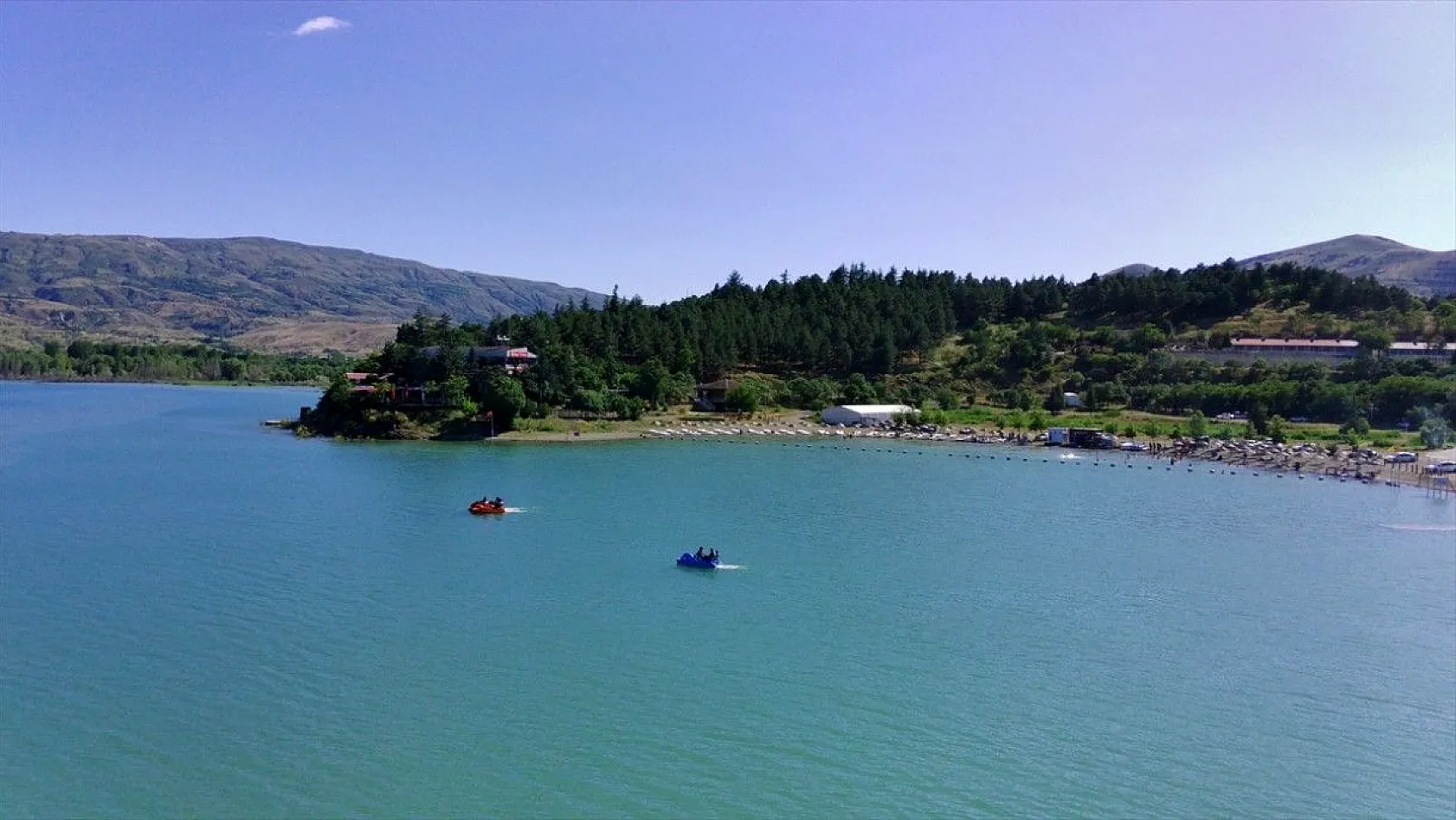 Hazar Gölü, bayramda tatilcilerin doğudaki tercihi olacak