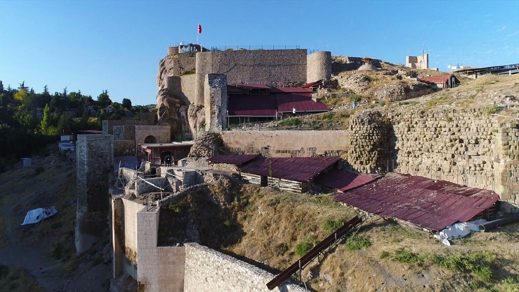 Harput Kalesi'nde bulunan 'objeler' sergilenecek
