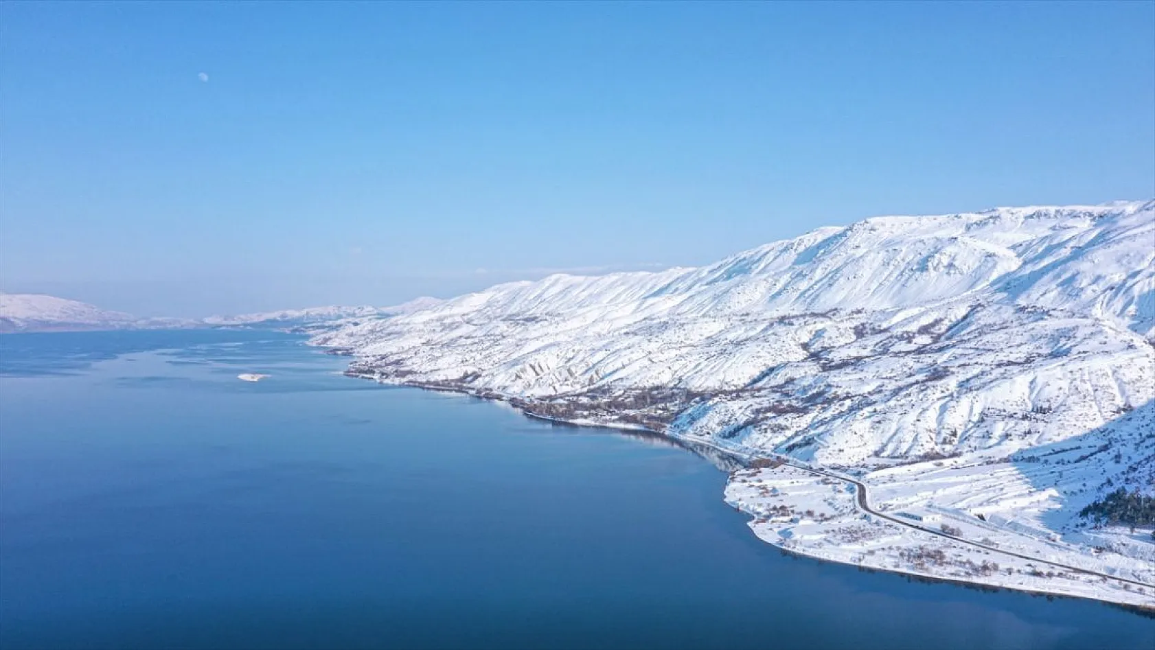 Hazar Gölü havadan görüntülendi