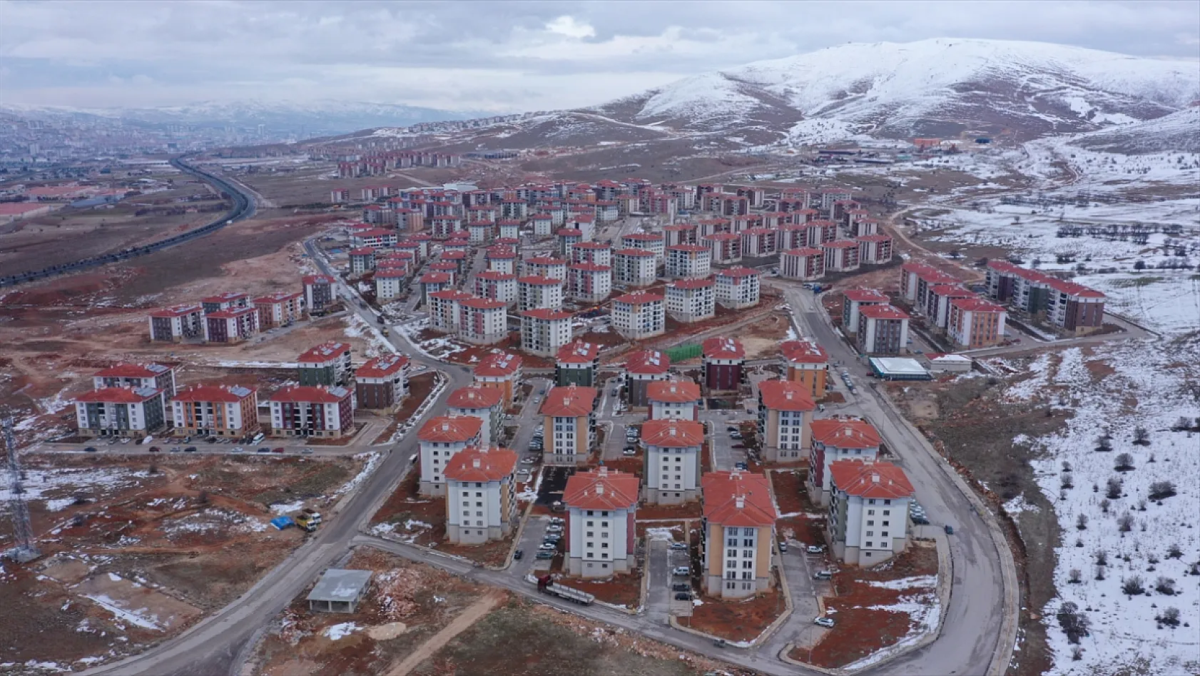 Elazığ'da 12 bin 462 konut teslim edildi