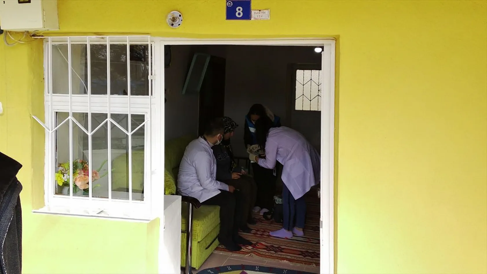 Kırsaldaki depremzedelere gezici sağlık hizmeti