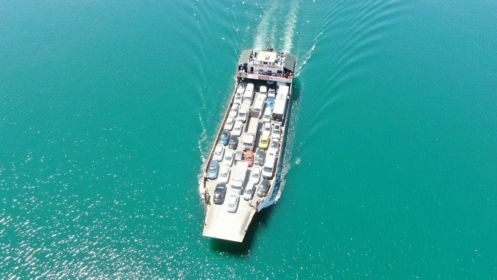 Elazığ'dan Tunceli'ye feribot yoğunluğu
