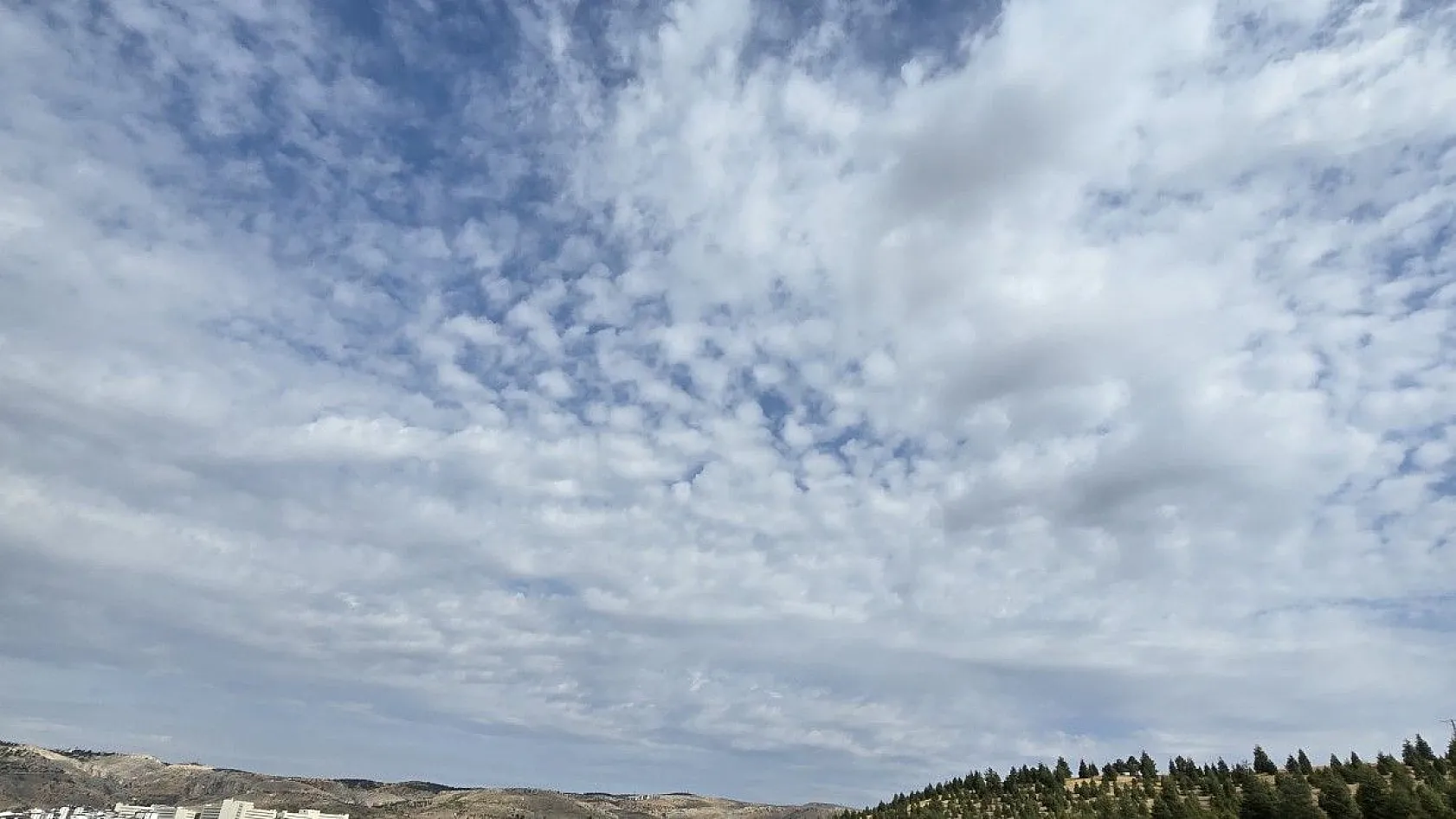 'Sirrokümülüs' bulutları görsel şölen oluşturdu