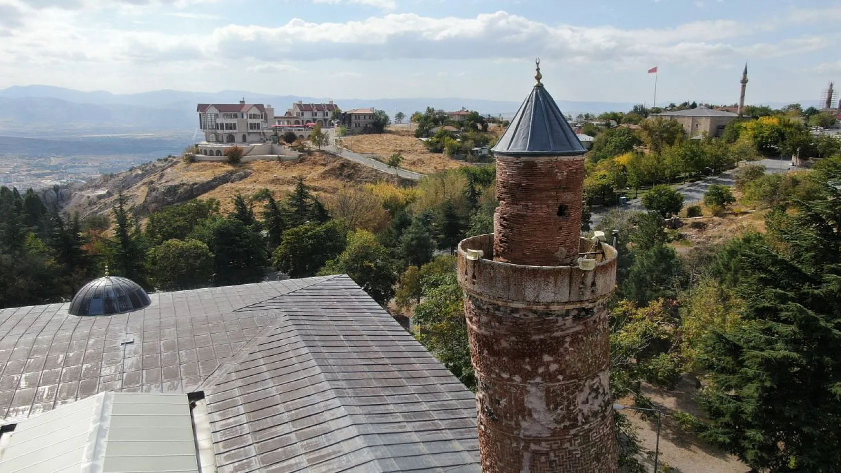 4 büyük deprem gören tarihi mahalle dimdik ayakta