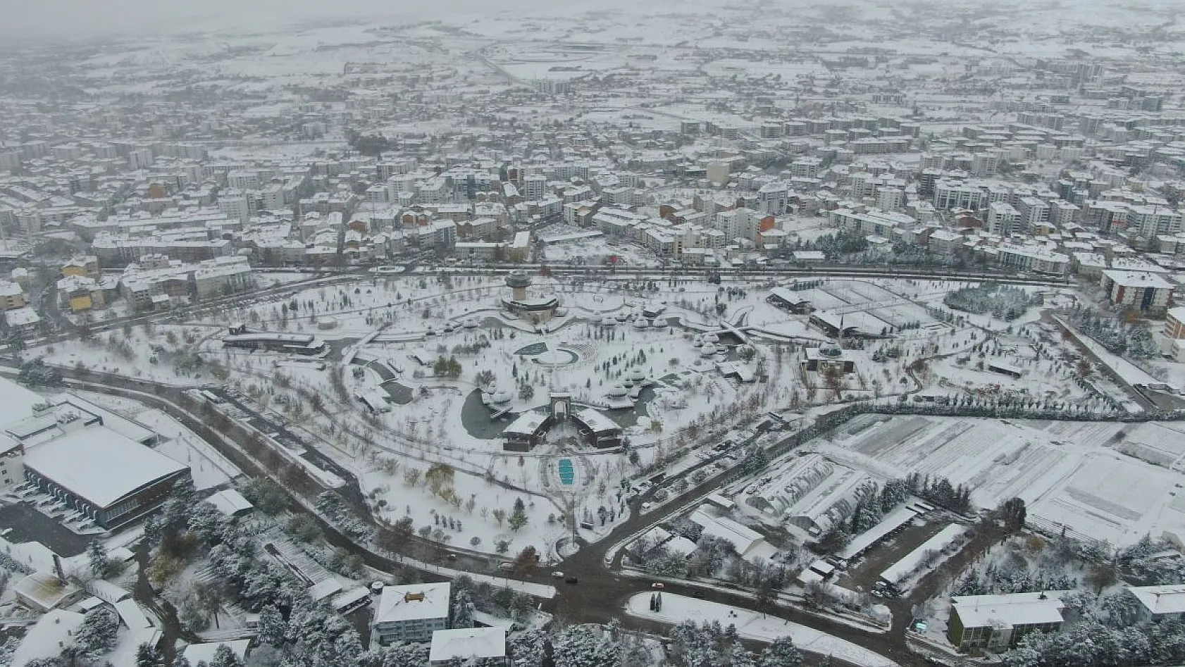 Elazığ beyaza büründü