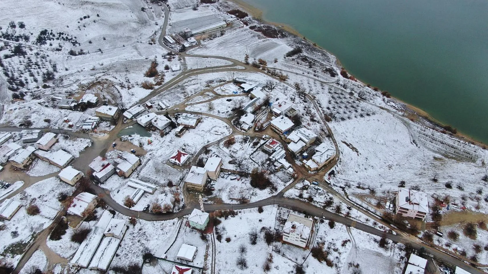 Kar yağdı, Cip Gölü kartpostala döndü