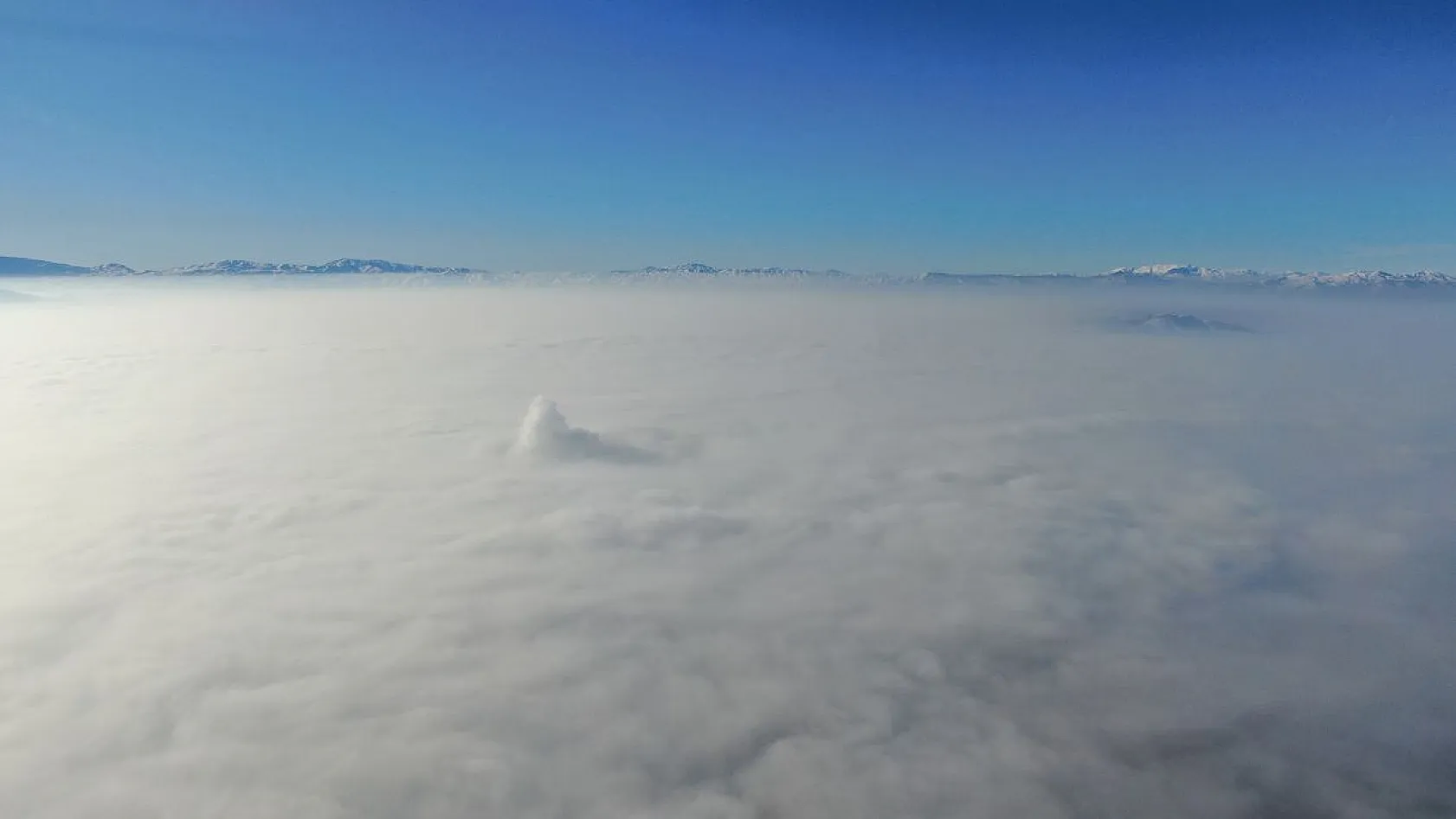Elazığ sis denizinde kayboldu