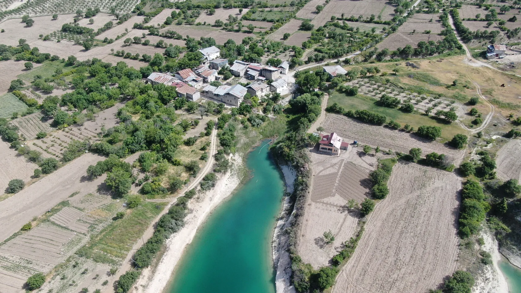 Elazığ'da bu köyden 4 il görülüyor