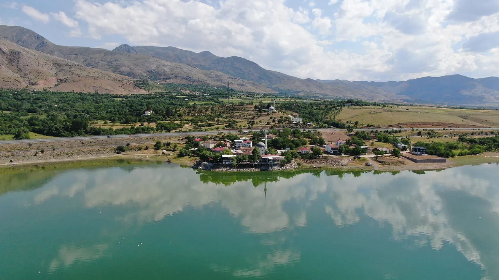 Elazığ'ın saklı cenneti göz kamaştırıyor