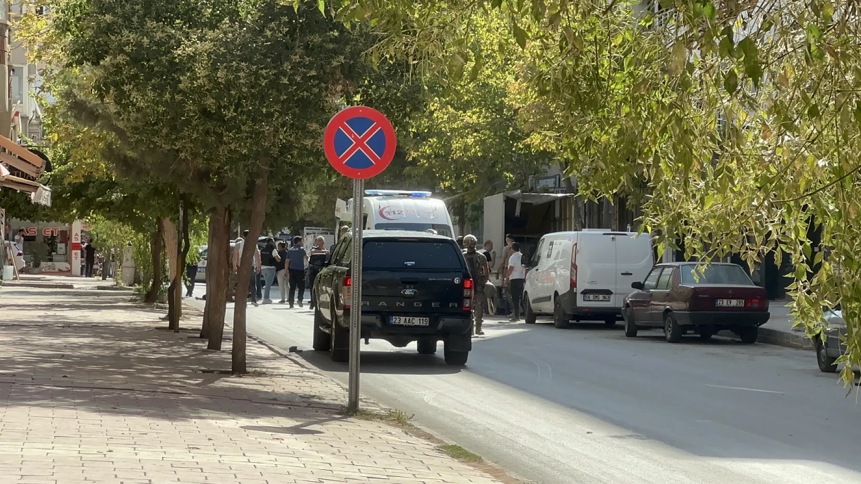 Elazığ'da sokak ortasında dehşet!