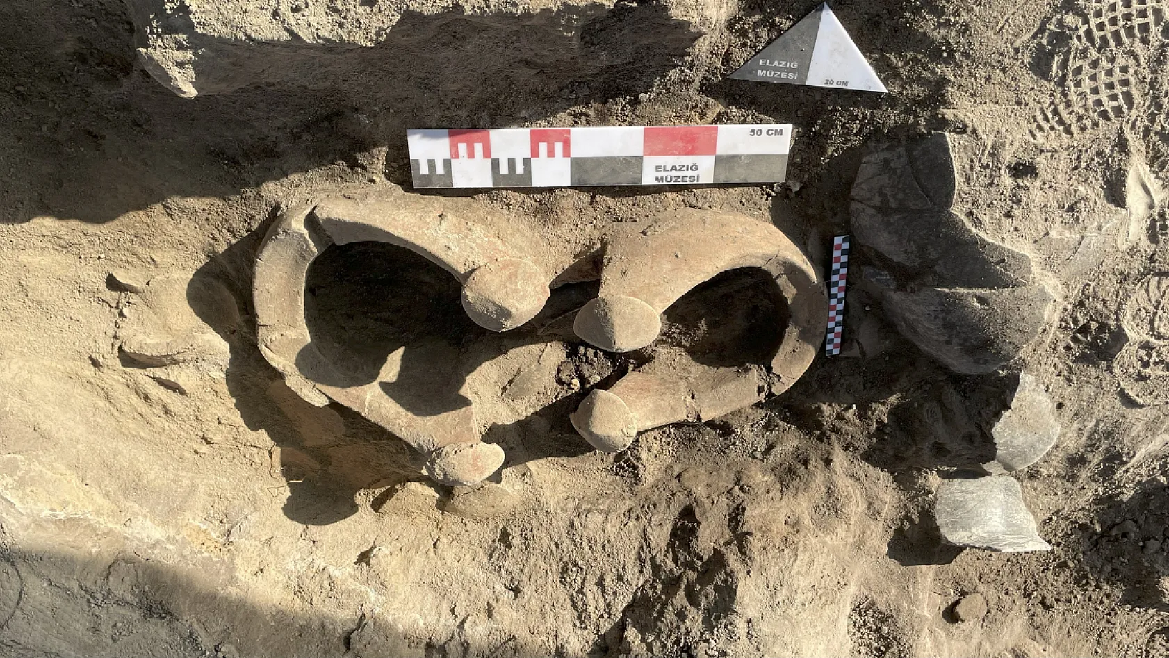 Elazığ'da 6 bin yıllık seramikler ortaya çıkarıldı