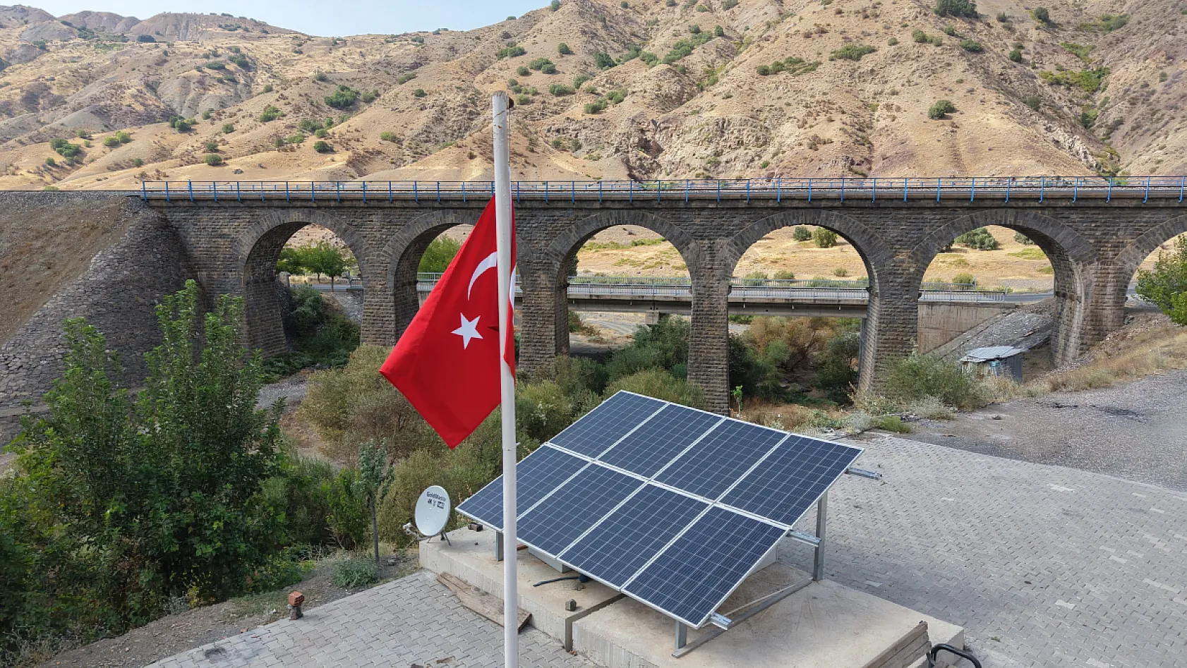 Palu'da aynı derede dört medeniyete ait köprüler bir arada