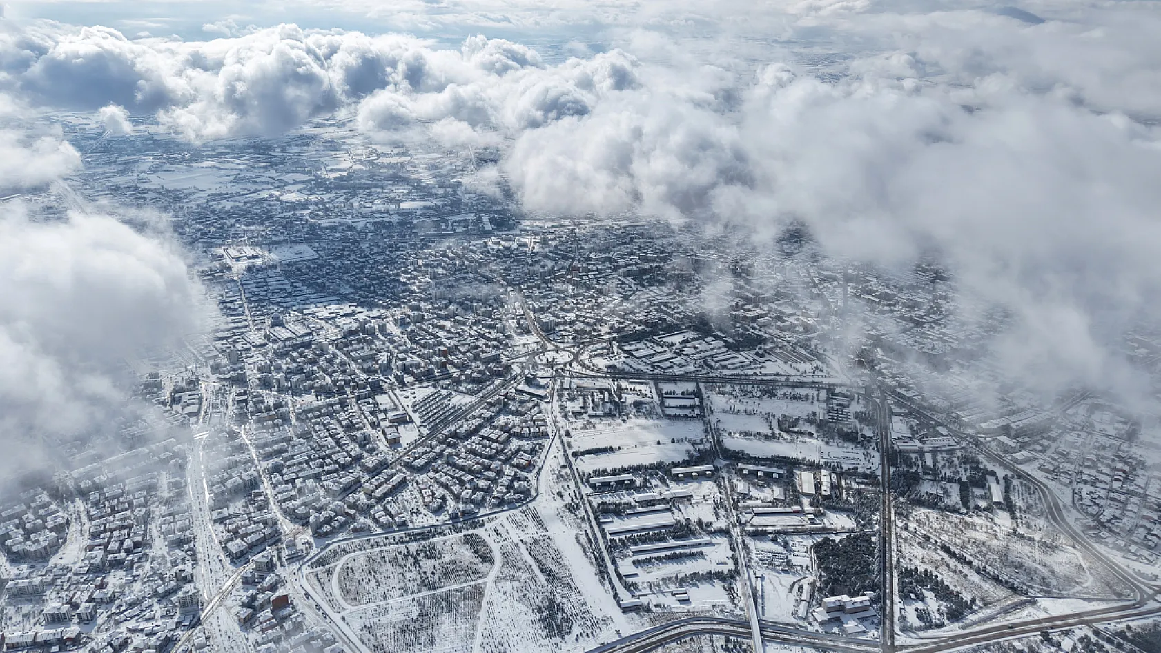 Elazığ'da kış manzaraları havadan görüntülendi