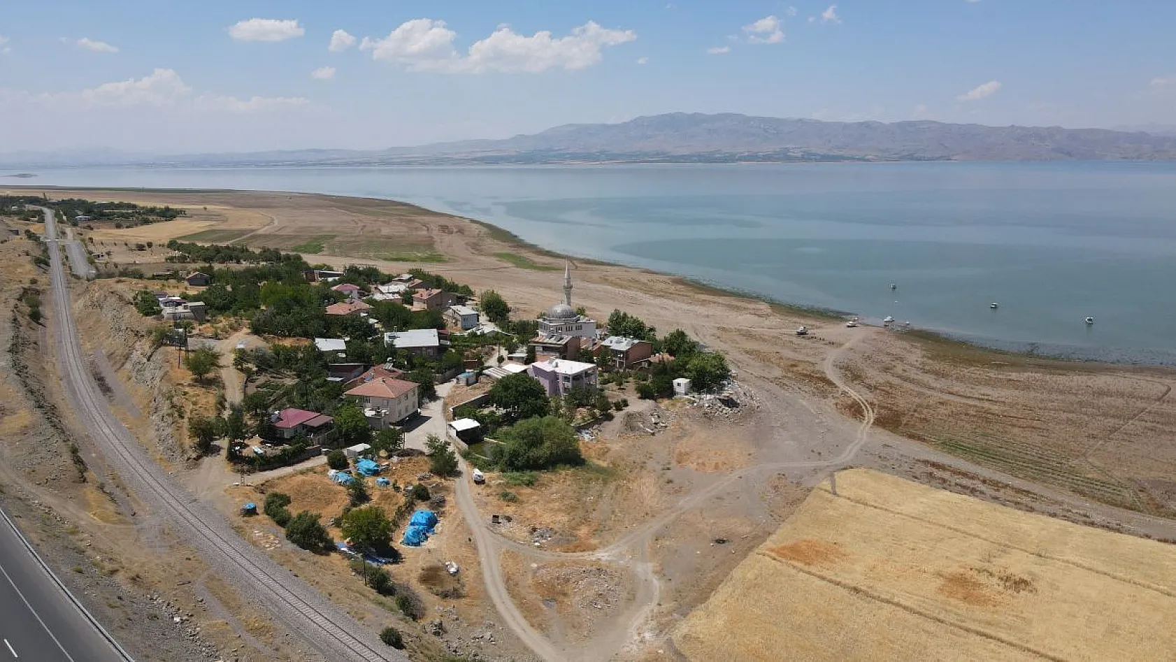 Aşağı İçme köyü şimdi kuraklıkla boğuşuyor