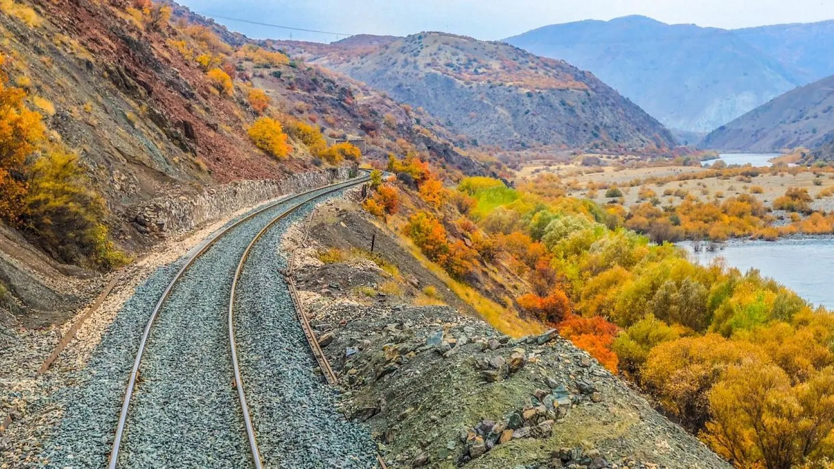 Van Gölü Ekspresi, yolculuğu ile Doğu Ekspresi'ni aratmıyor