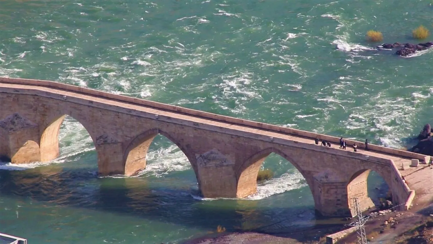 7 bin yıllık Palu ilçesi, ihtişamı ile yıllara meydan okuyor