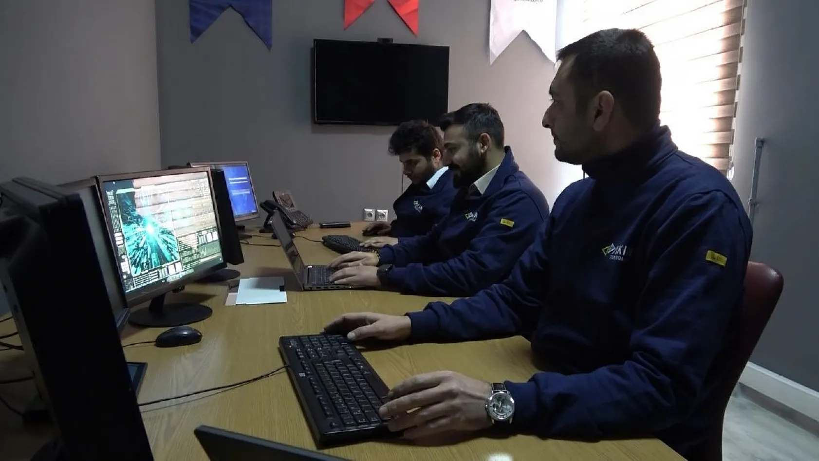 Elazığ'da genç girişimci Akın 'dronsavar' üretti