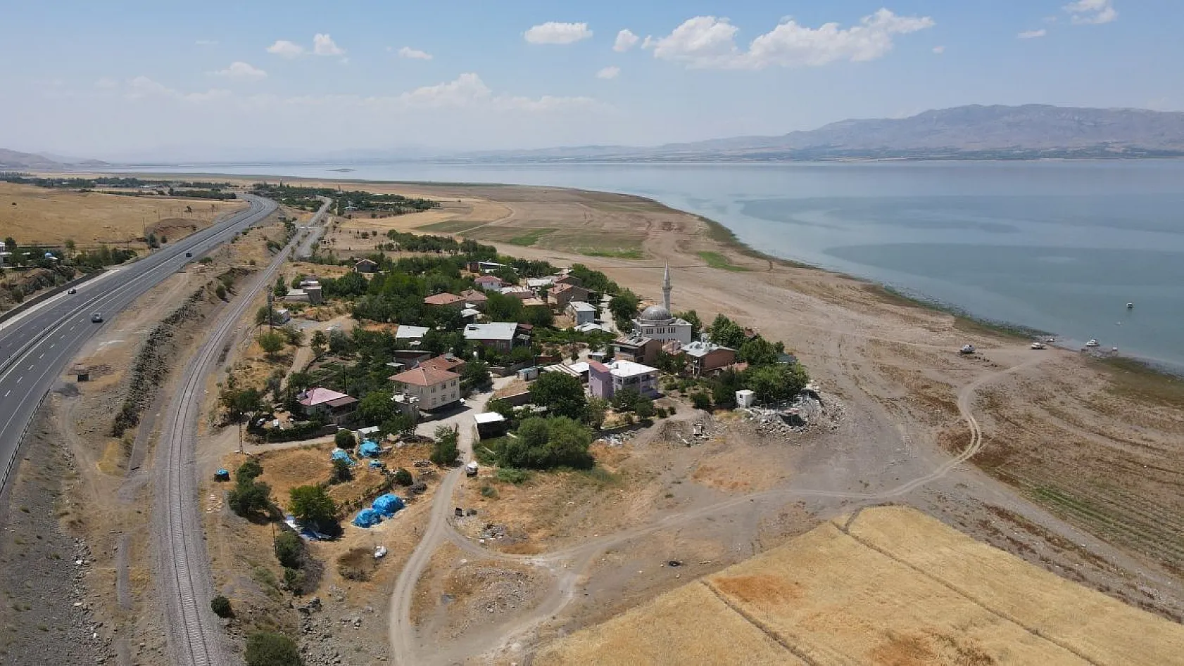 Aşağı İçme köyü, yeniden eski güzelliğine kavuştu