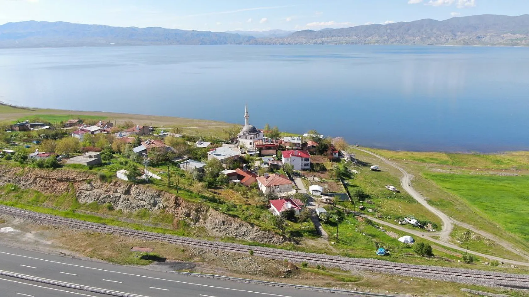 Aşağı İçme köyü, yeniden eski güzelliğine kavuştu
