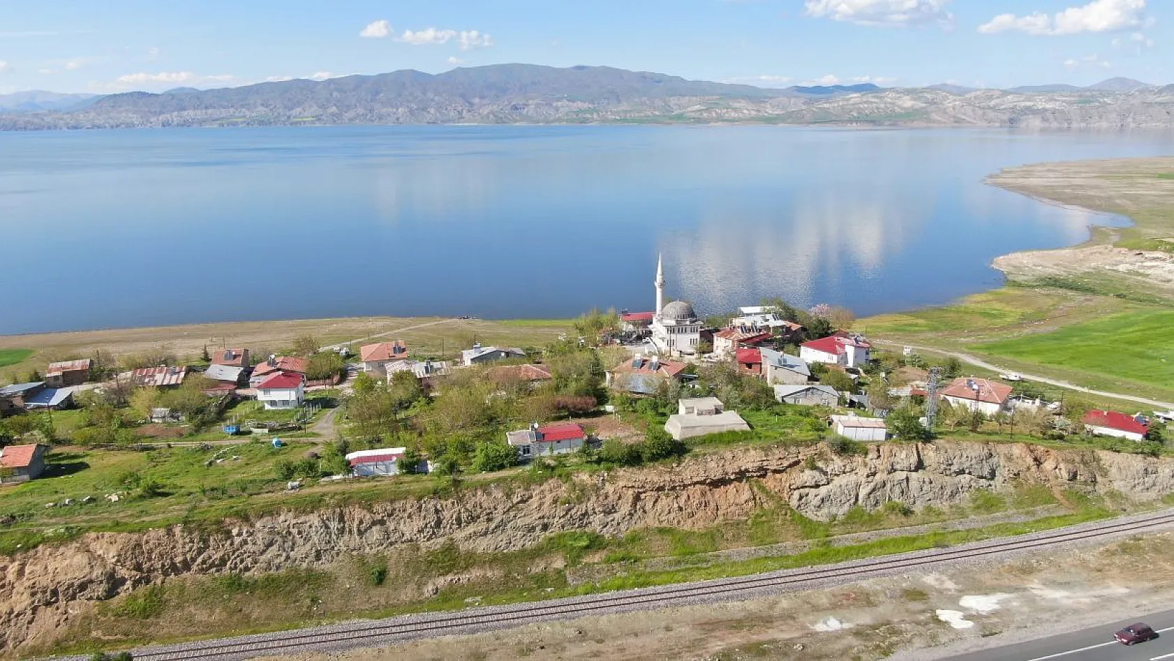 Aşağı İçme köyü, yeniden eski güzelliğine kavuştu