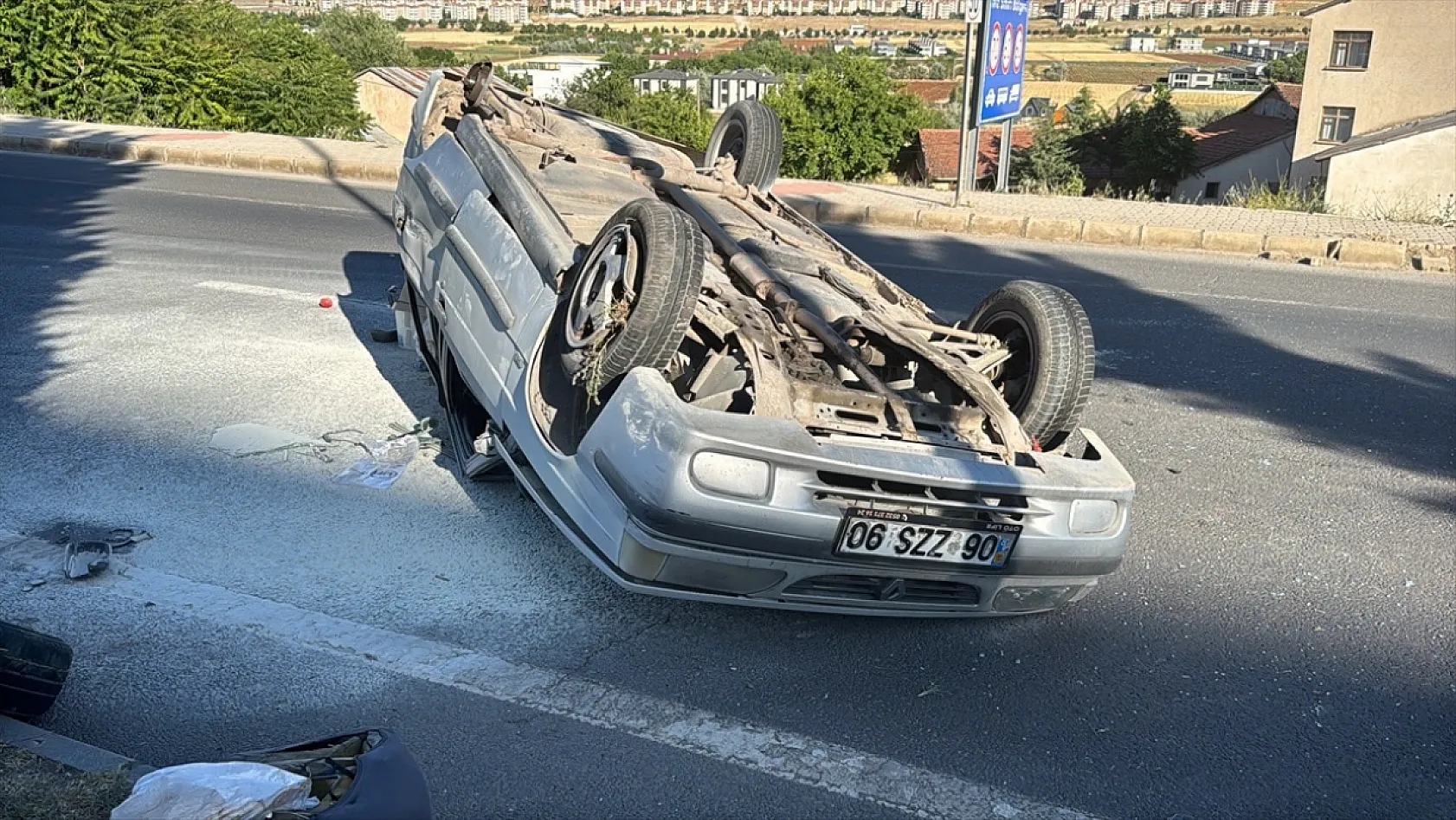 Elazığ'da beton mikseri ile otomobil çarpıştı