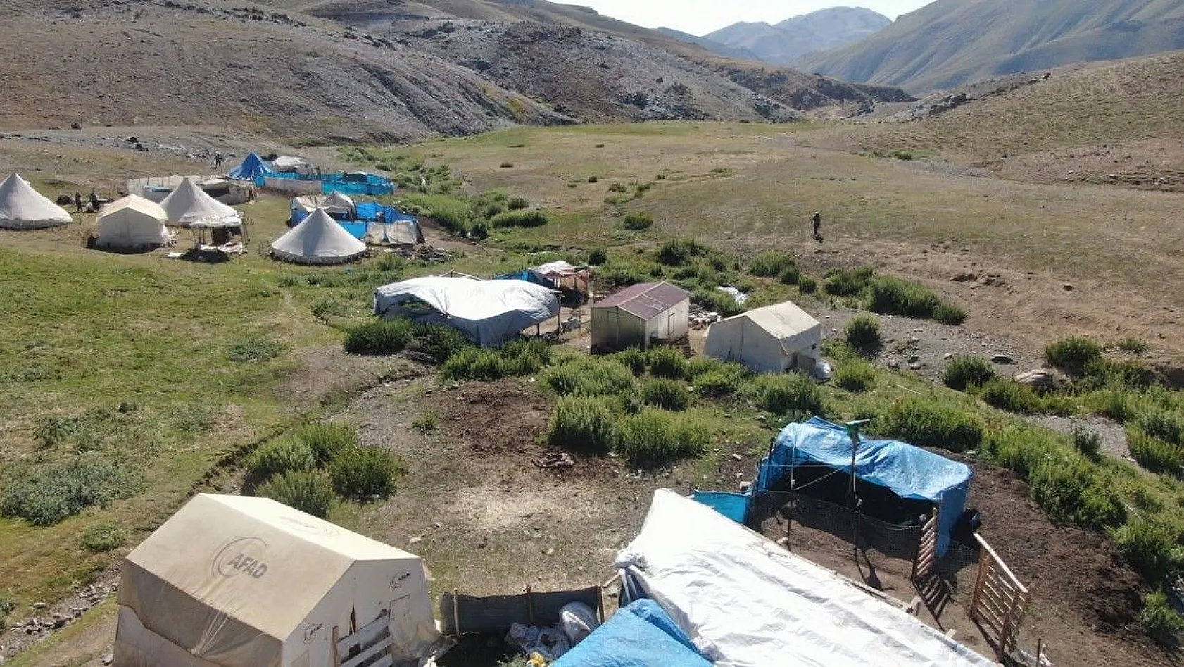 Besicilerin zorlu yayla yaşamı