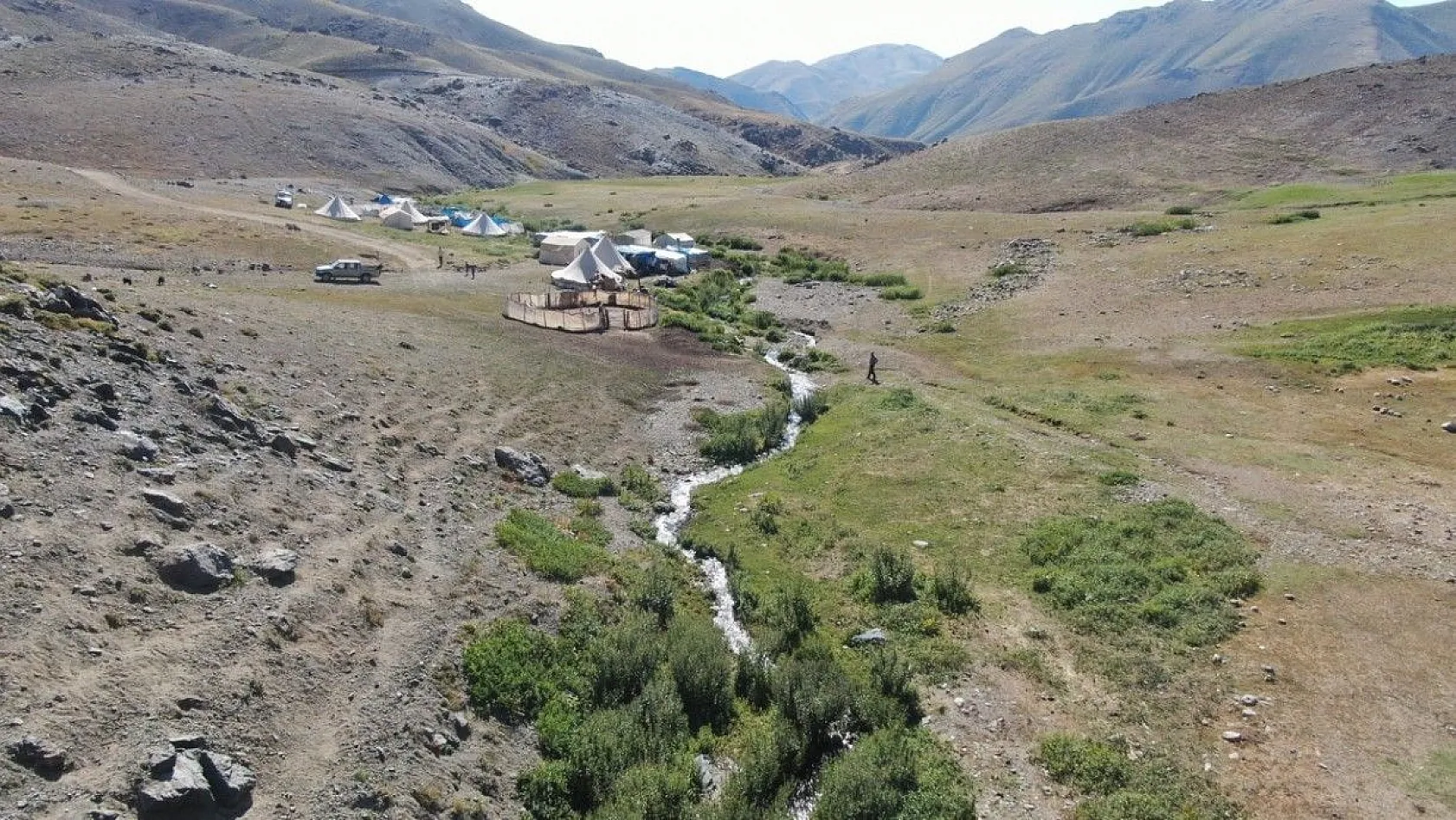 Besicilerin zorlu yayla yaşamı