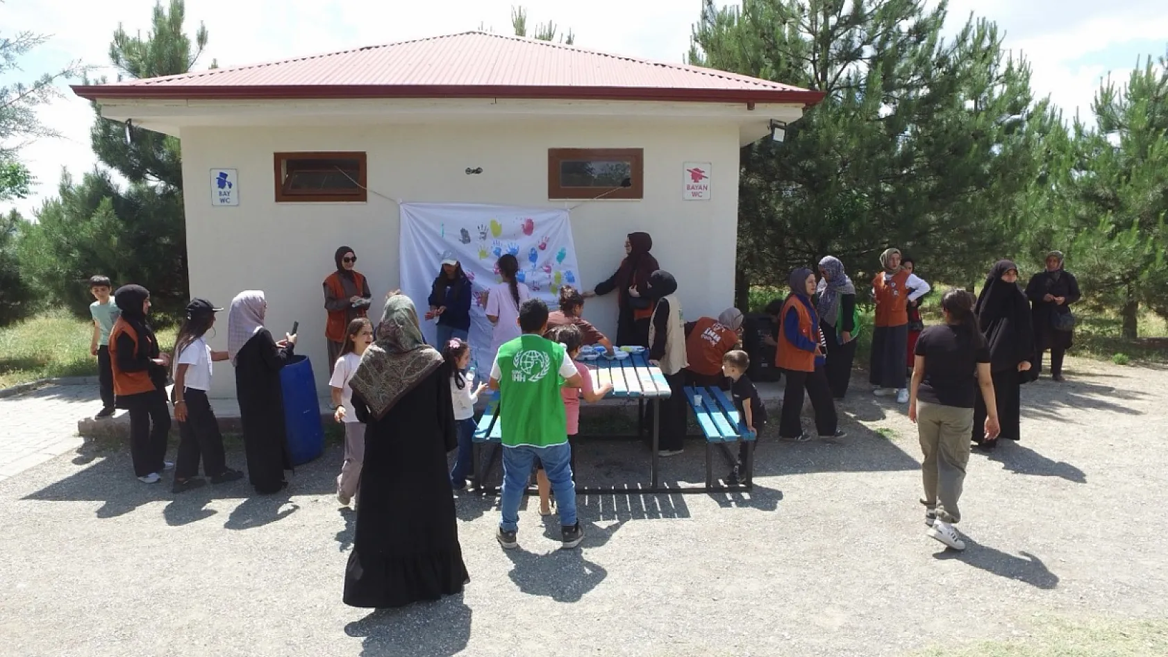 İHH geleneksel bahar şenliği hipodromda yapıldı