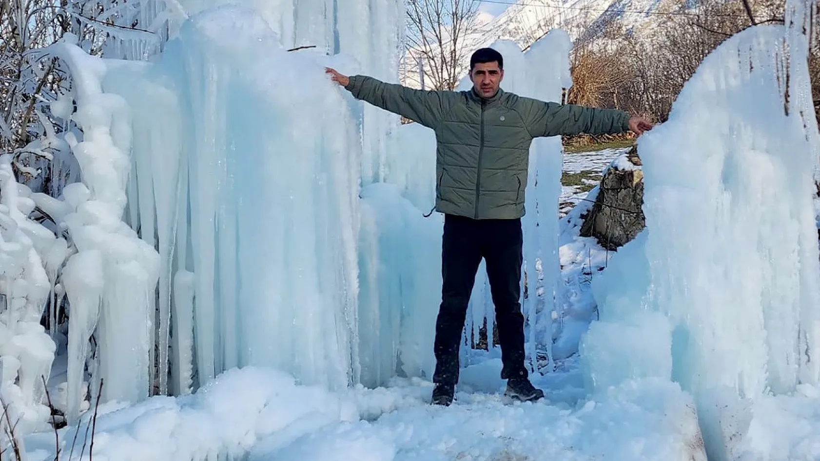 Elazığ'da doğanın buzdan sanatı