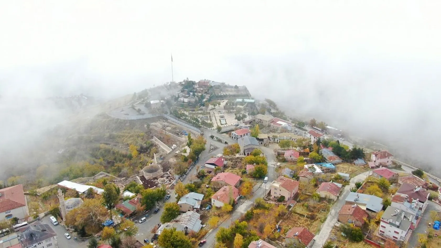 Elazığ sis denizinde kayboldu