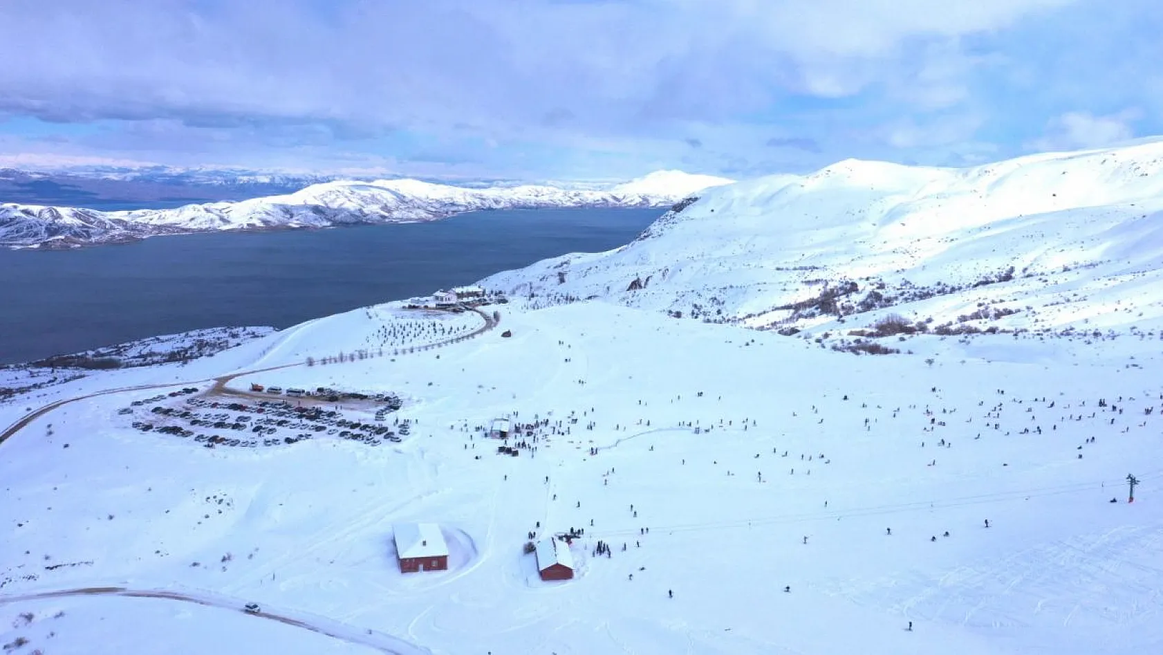 Kış turizminin gözdesi: Hazarbaba Kayak Merkezi