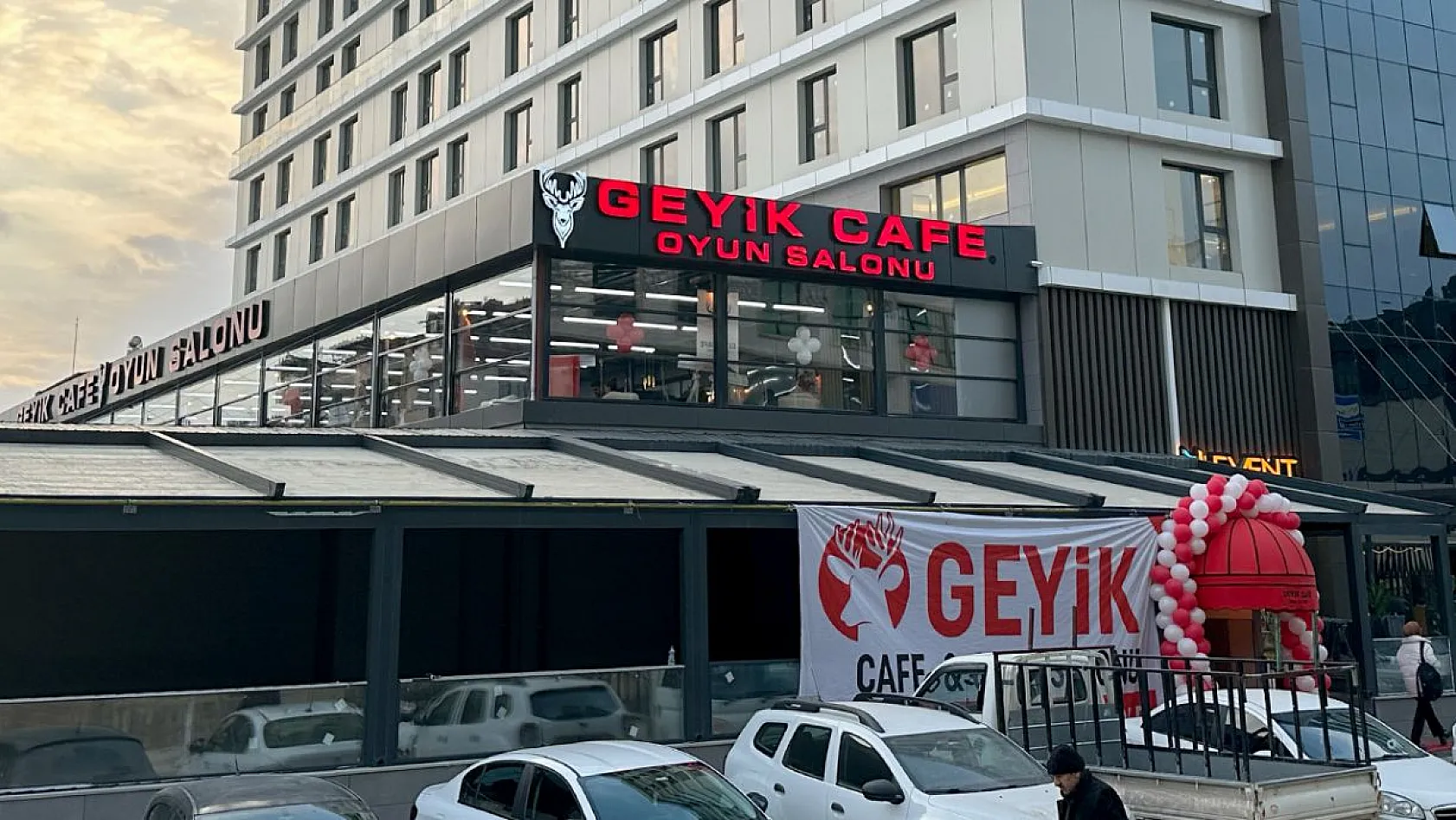 Elazığ'da Geyik Cafe ve Oyun Salonu açıldı