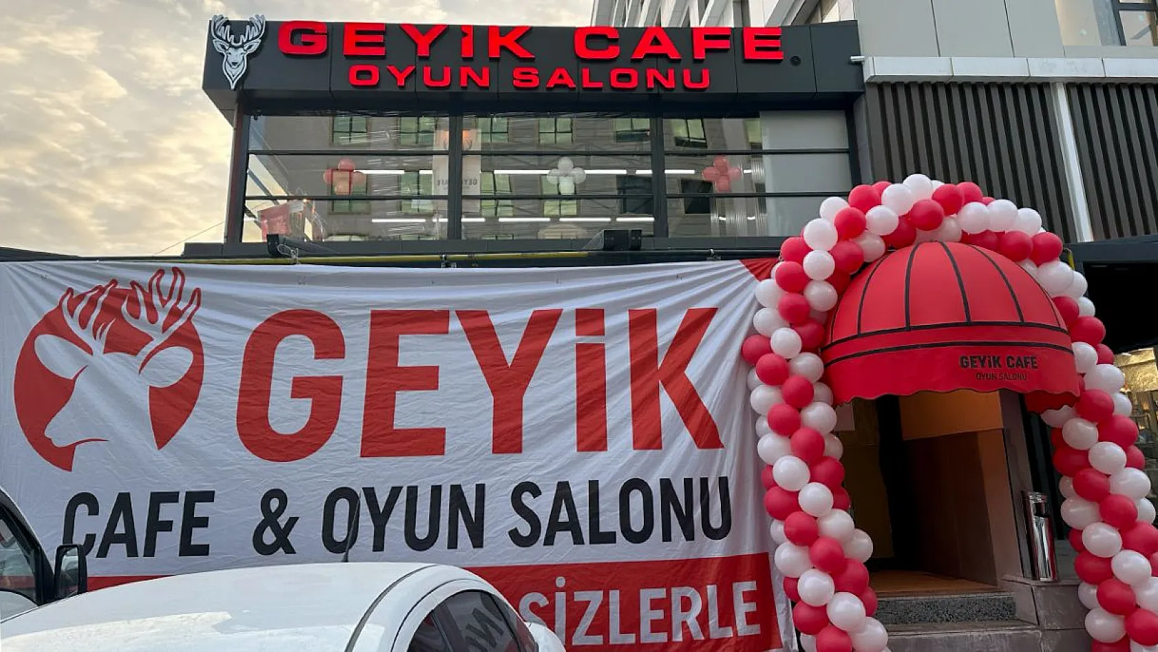 Elazığ'da Geyik Cafe ve Oyun Salonu açıldı