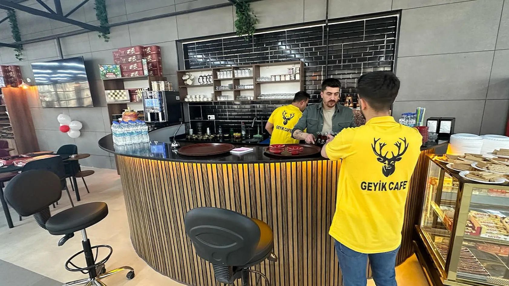 Elazığ'da Geyik Cafe ve Oyun Salonu açıldı