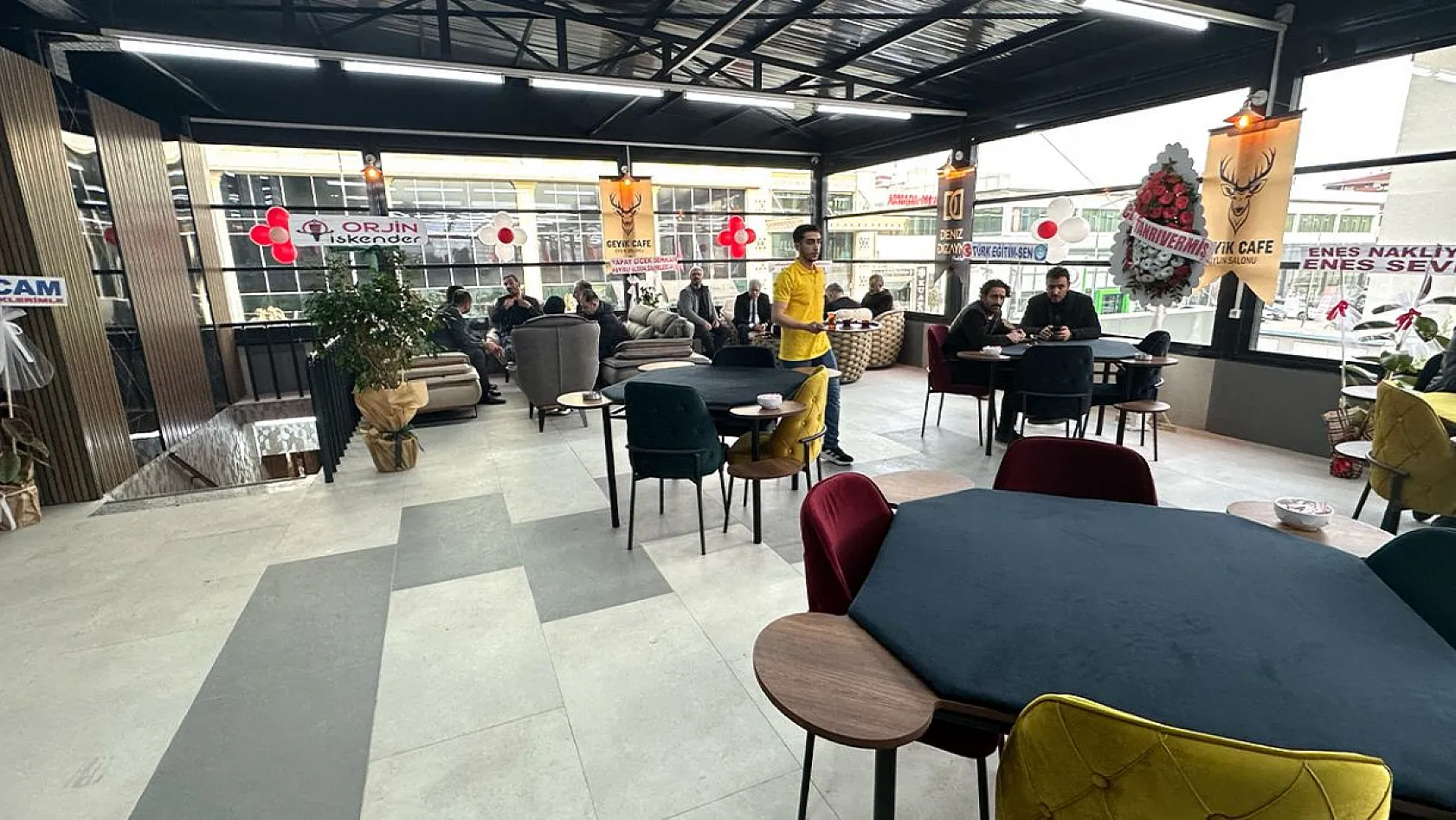 Elazığ'da Geyik Cafe ve Oyun Salonu açıldı