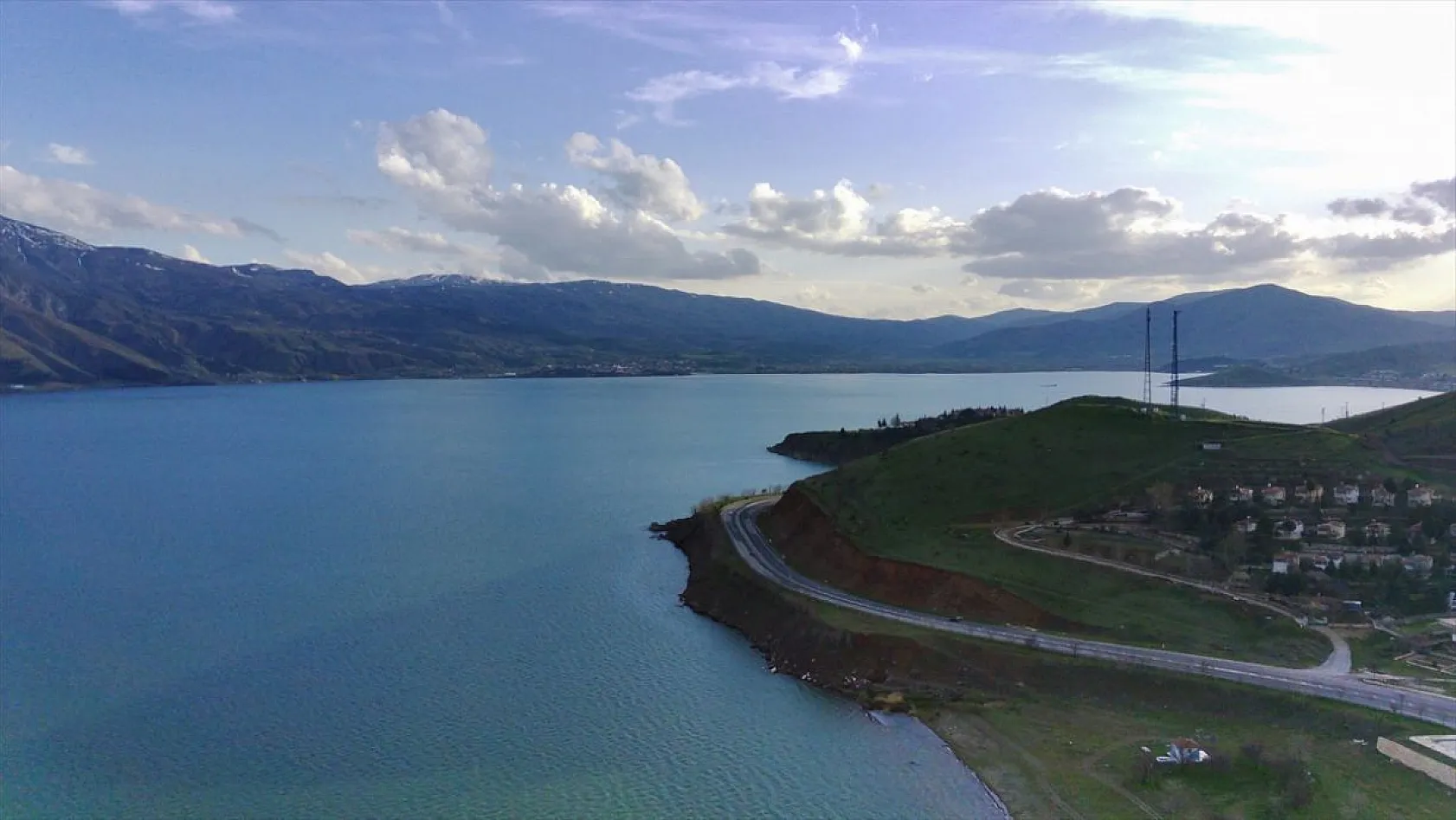 Hazar Gölü doğal güzelliğiyle Ramazan Bayramı'na hazır