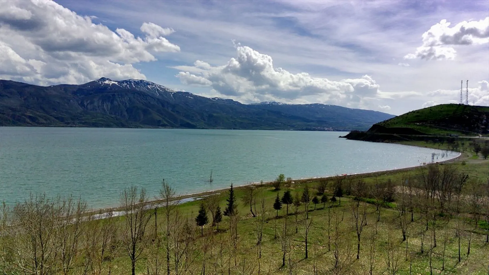 Hazar Gölü doğal güzelliğiyle Ramazan Bayramı'na hazır
